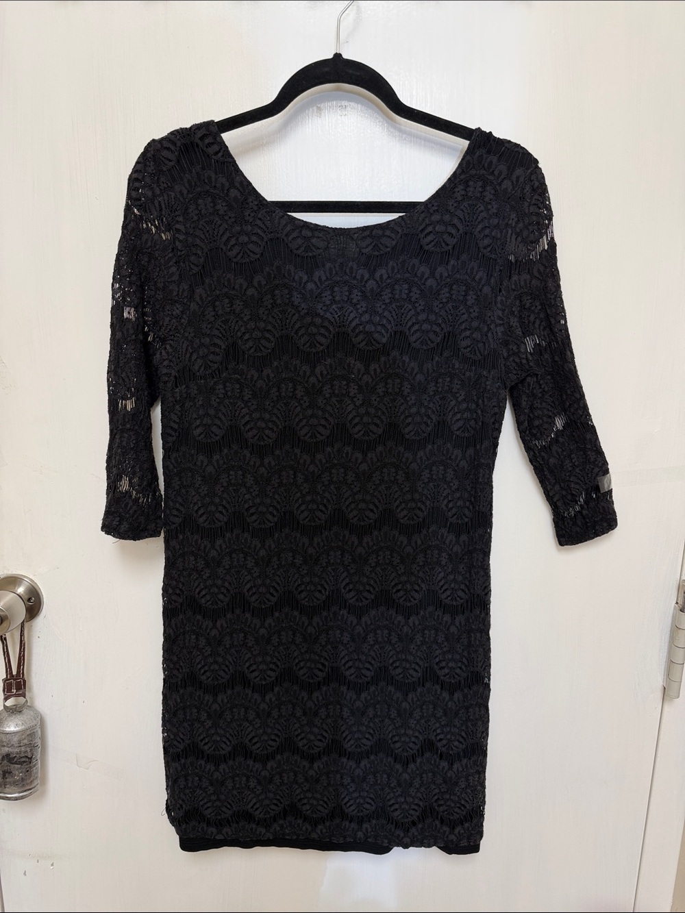Black Lace Long-Sleeve Sheath Dress